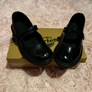 Dr. Martens Shiny Black Kids Mary Jane Shoes size 5